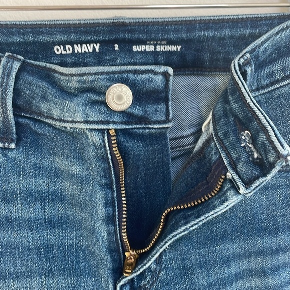 Old Navy High Rise Super Skinny Dark Wash Jeans Size 2 - Picture 3 of 6